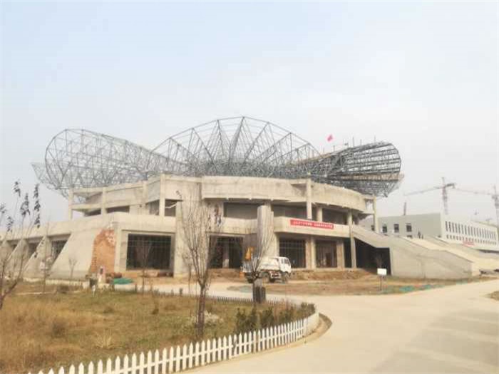 西藏体育馆网架工程